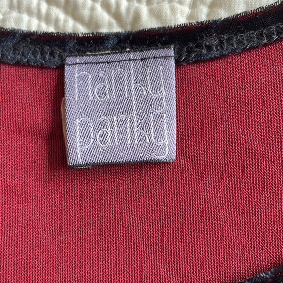 VTG black red velour scale top medium - Picture 3 of 10